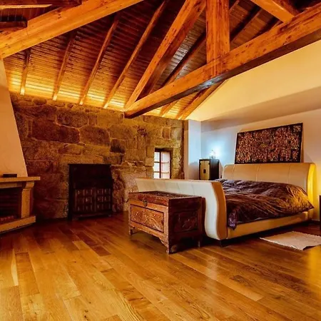 Deluxe Con Chimenea Y Bano En Casa De Campo. Piscina Y Jardin.