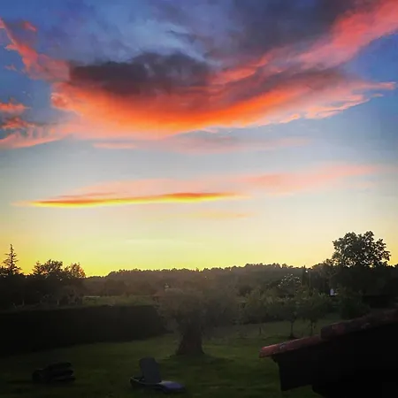 Deluxe Con Chimenea Y Bano En Casa De Campo. Piscina Y Jardin. Hotel *