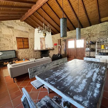 Hotel Deluxe Con Chimenea Y Bano En Casa De Campo. Piscina Y Jardin.